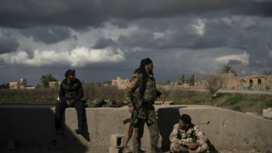 SDF fighters prepare to advance on the last pocket of ISIS territory in Syria near Baghuz