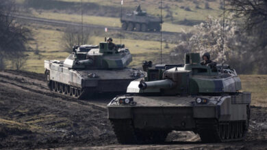 French Leclerc tanks
