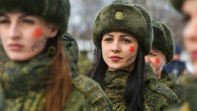 Female Russian soldiers
