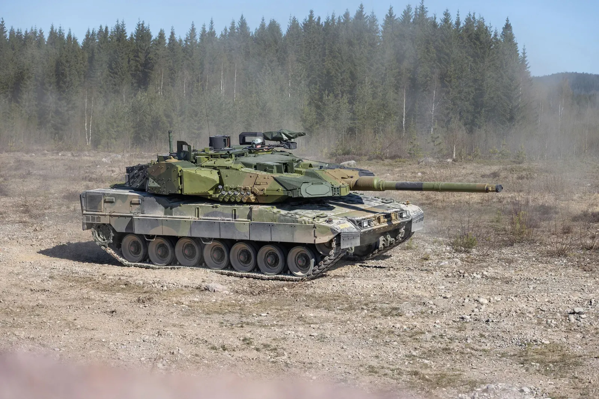 A Leopard 2 main battle tank