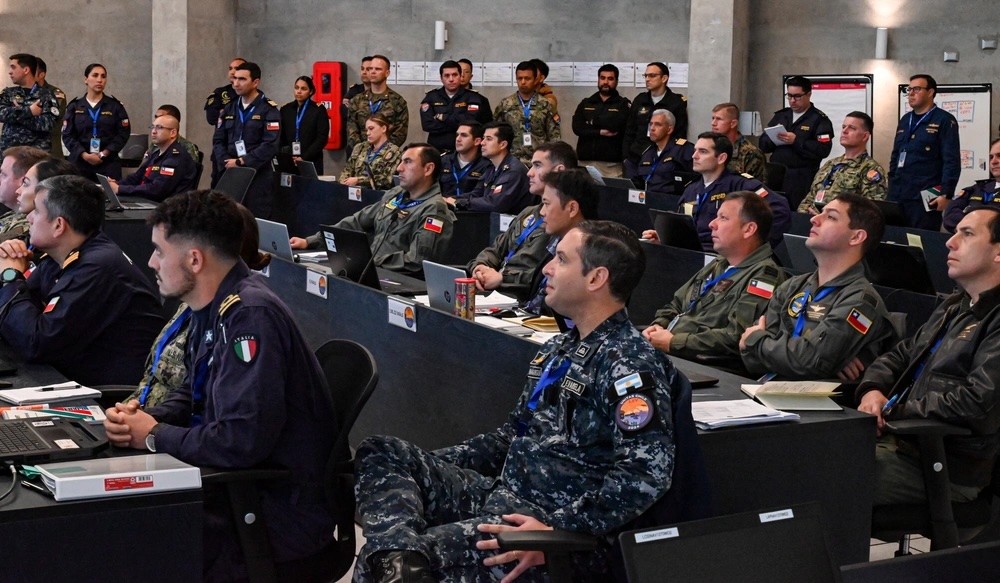 Multinational forces receive a situational awareness briefing at the Chilean Navy Operations Headquarters during UNITAS LXV in Valparaíso, Chile. Photo: Petty Officer 1st Class Mitchell Meppelink/DVIDS