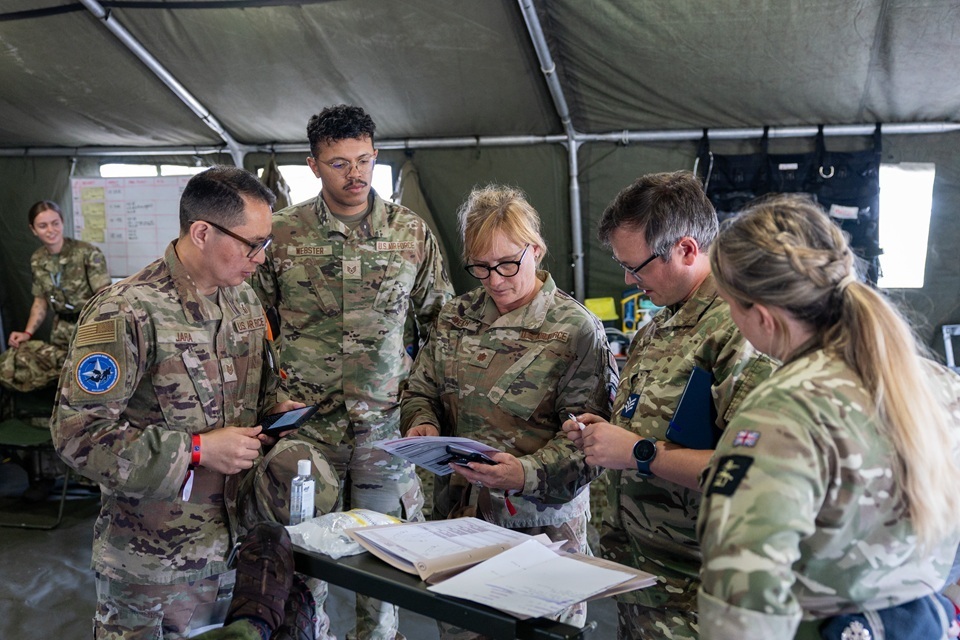 British and American personnel train together on Exercise VIGOROUS WARRIOR.